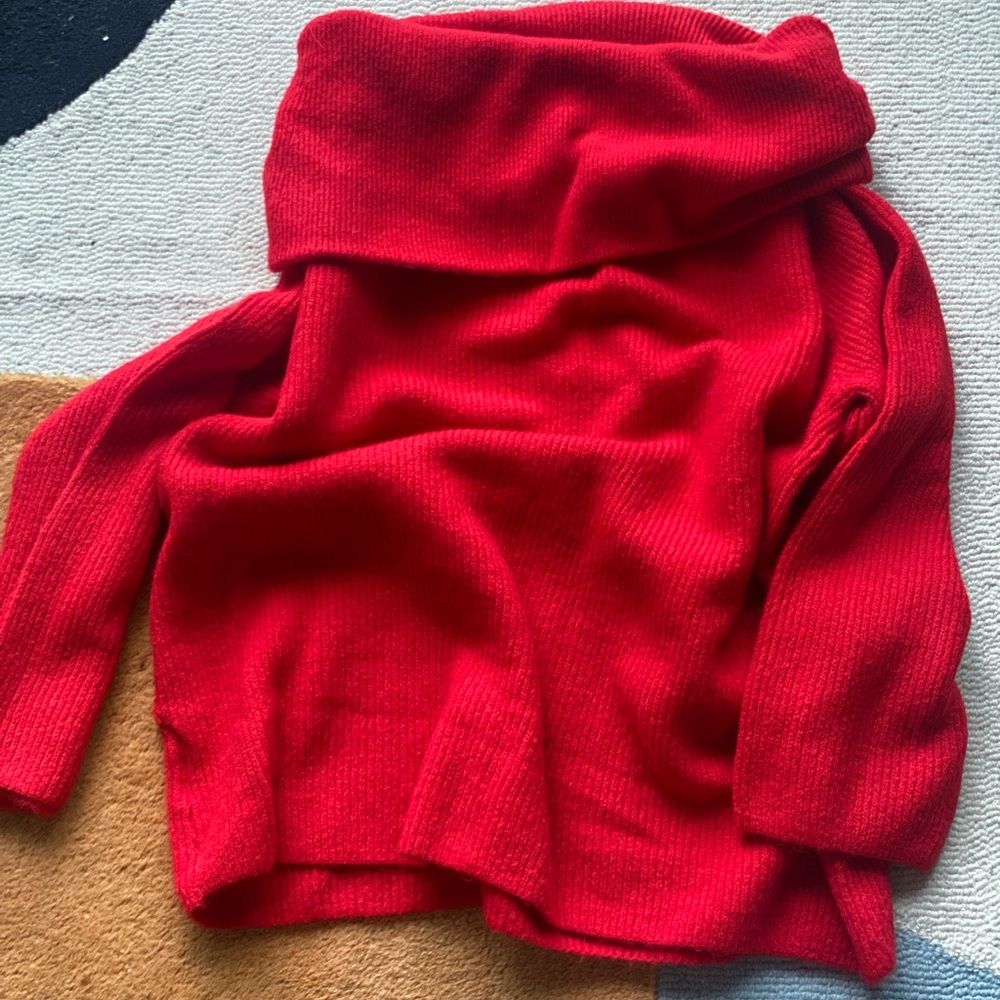 NWT Cozy Red Women's Sweater - Off Shoulder - XL ❤️🍒